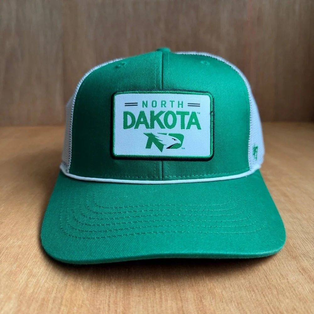 North Dakota Fighting Hawks Green Mesh Snapback Trucker Hat Cap streetwear retro